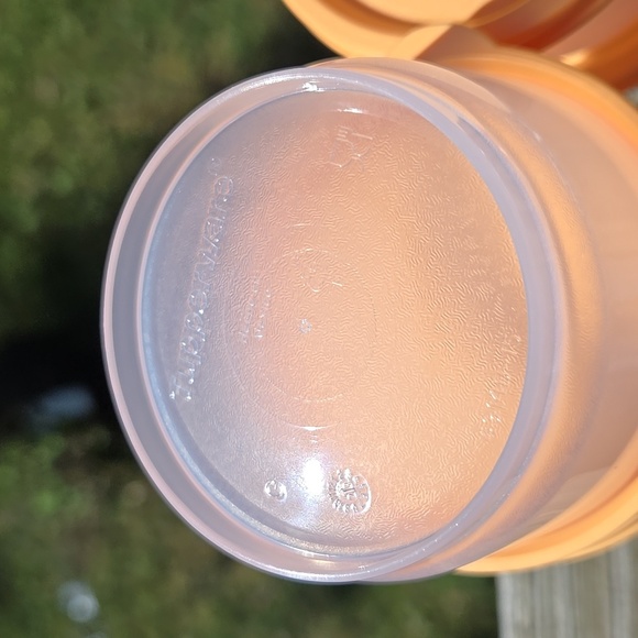 Tupperware Set of 5 Snack cups - Picture 3 of 3